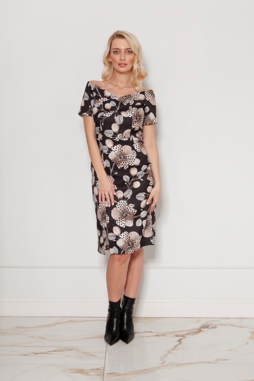Fitted dress with a wide neckline, SUK207 flowers/panther